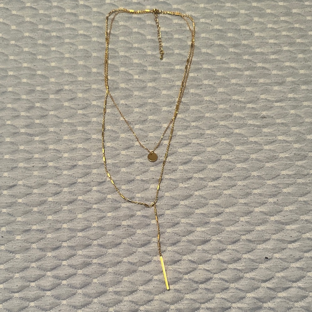 Elegant Gold Layered Necklace